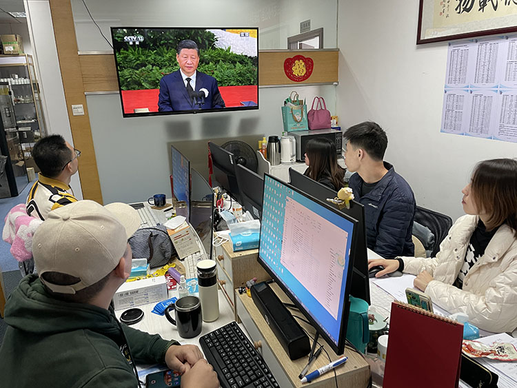 Members Of Rich Packing Mourn President Jiang Zemin